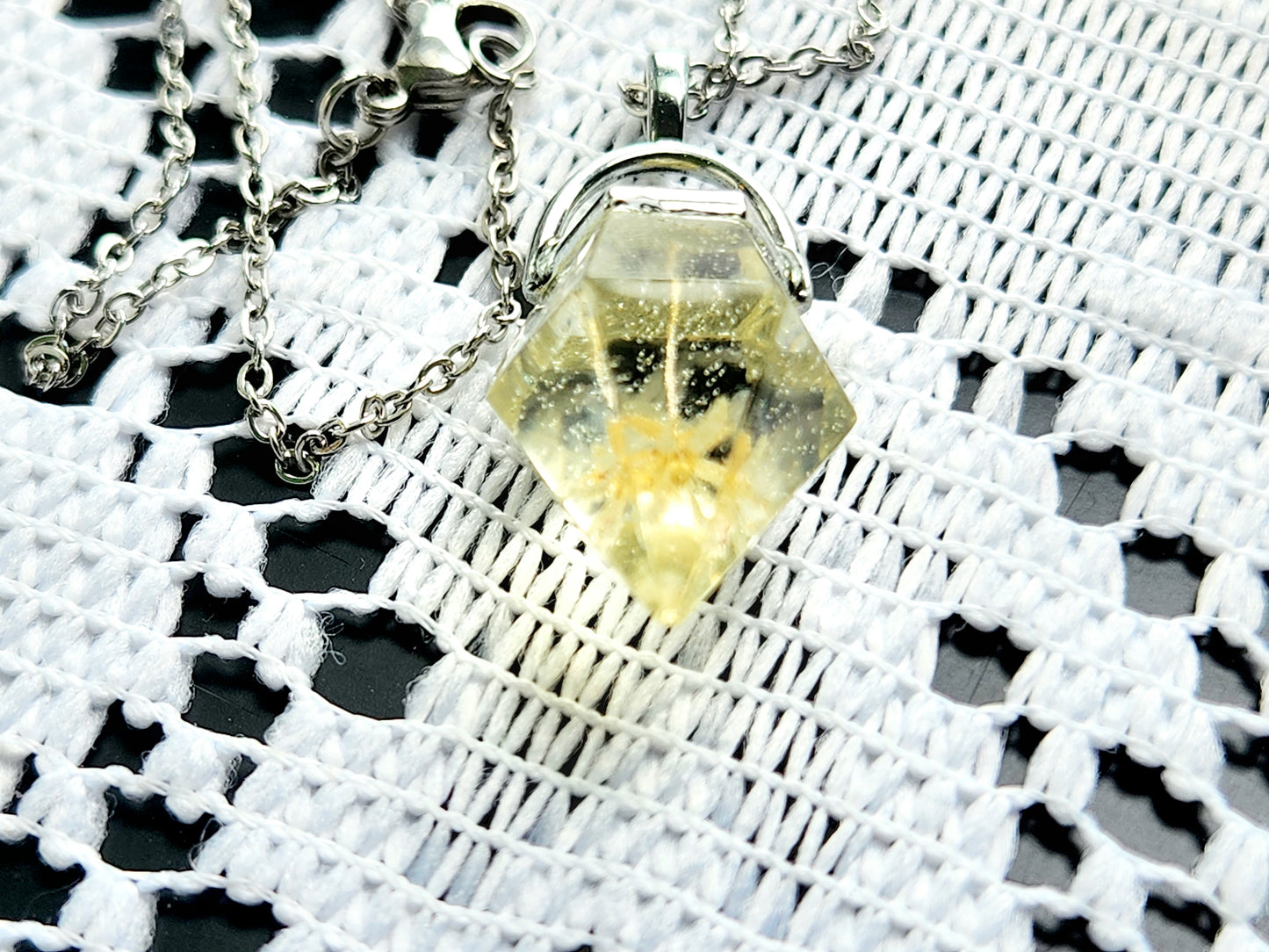 Crystal gem pendants with real flowers