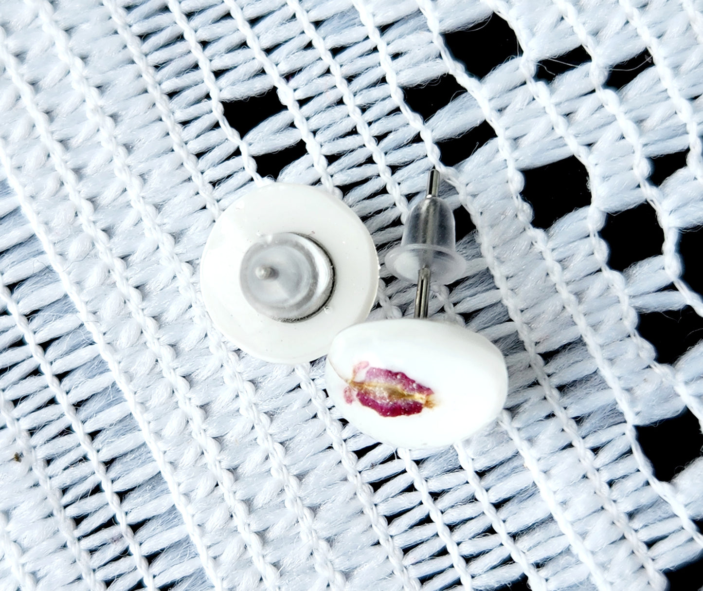 Small earrings, white with red seeds