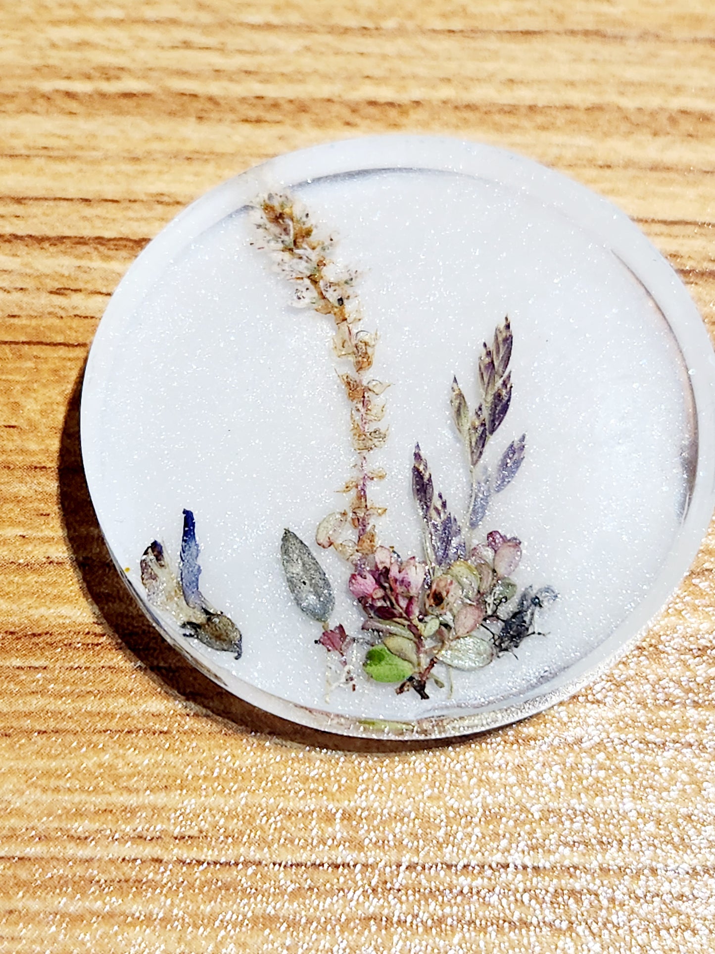 Art magnets with pretty tundra bits