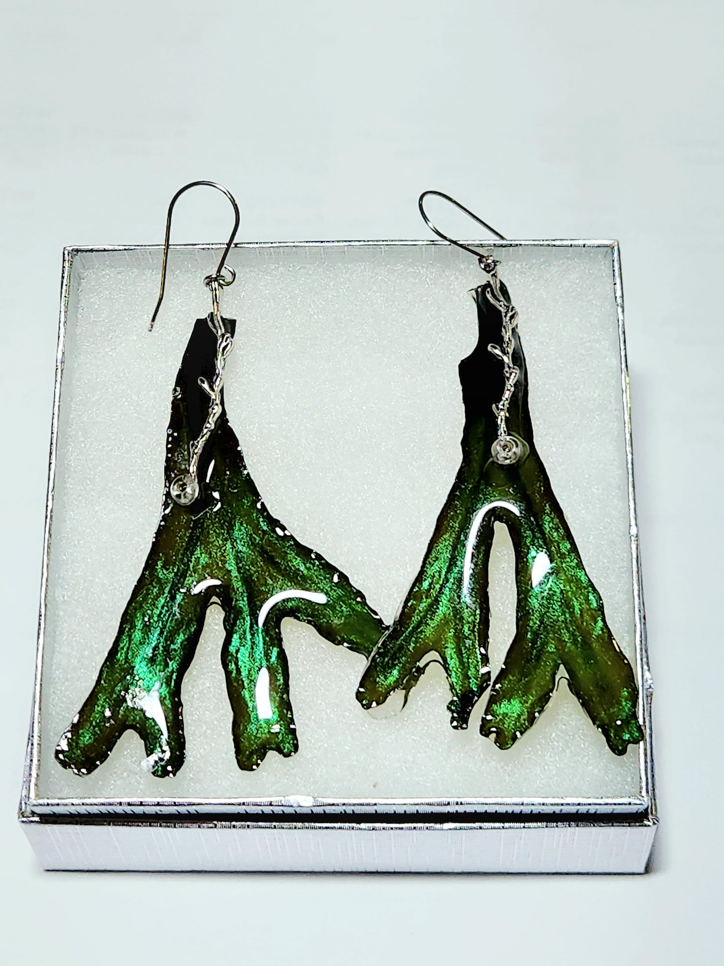 Seaweed earrings in green frond