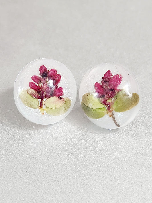 Earrings with silicone studs