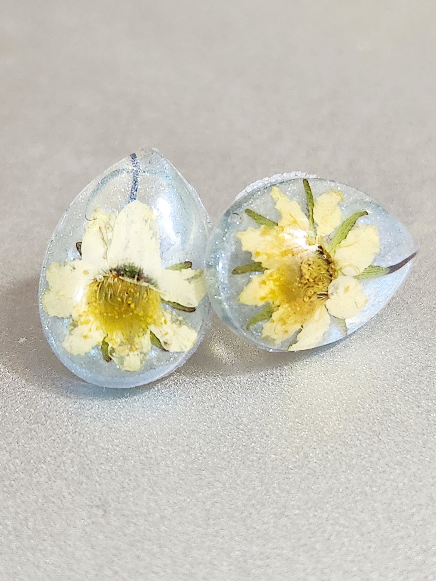 Earrings with silicone studs